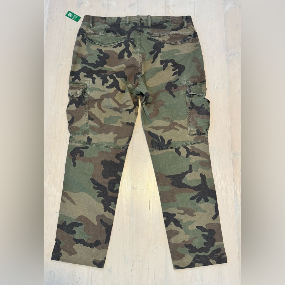 GAP Camo Cargo Pants - Classic Green Woodland Print - Picture 2 of 3